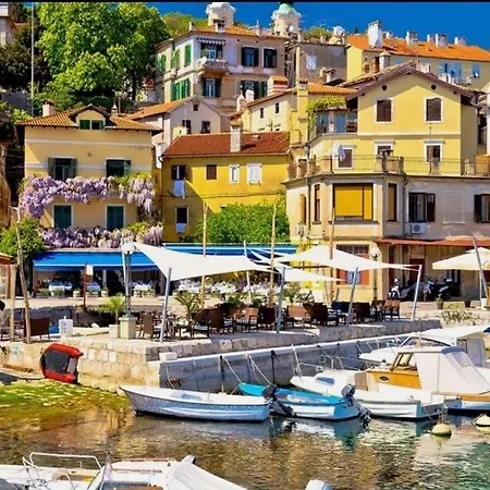 Appartement Suzi, Sea View, Free Private Parking Opatija